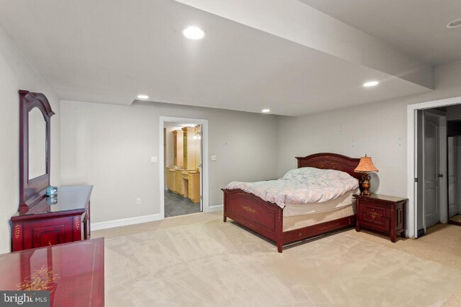 Building Photo - 8000 Mirador Pl