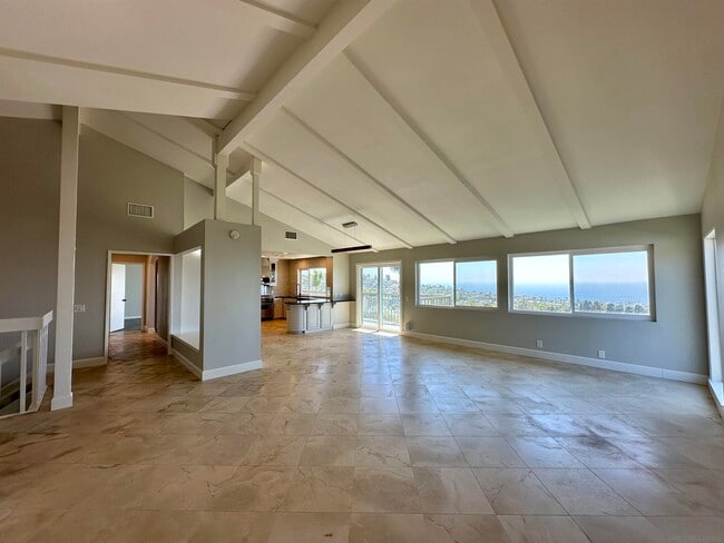 Building Photo - 6920 Country Club Dr