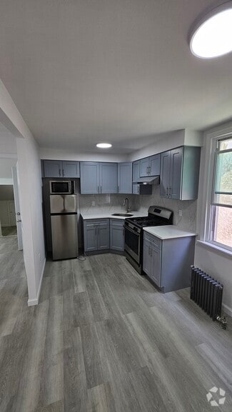 2809 Avenue I
