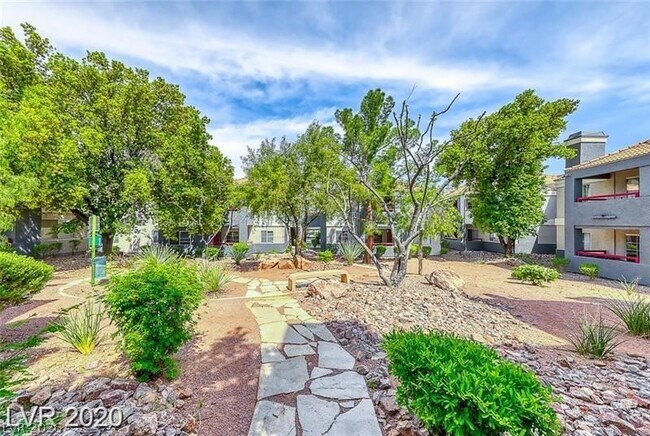 Foto del edificio - 8600 W Charleston Blvd