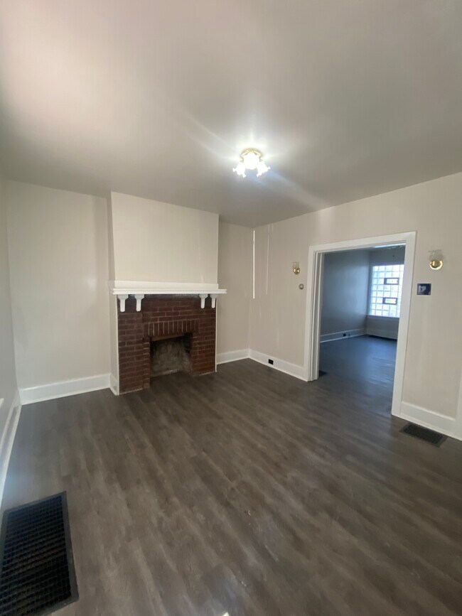 Foto del edificio - 1906 Broadway Ave