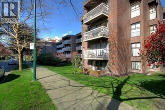 Building Photo - 1655 Nelson St
