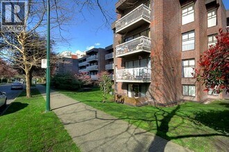 Building Photo - 1655 Nelson St