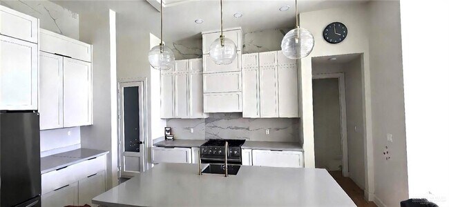 Foto del edificio - 8TH E St