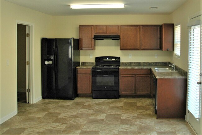 Foto del edificio - 375 Partisan Dr