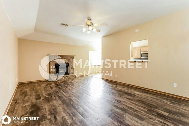 Building Photo - 2200 Cowan Pl, Moore, OK 73160