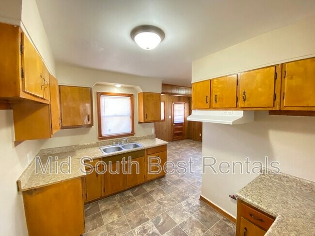 Foto del edificio - 4033 Woodburn Dr