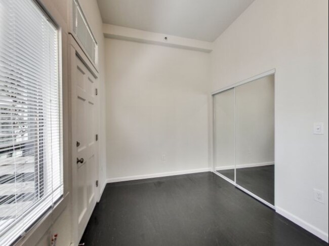 Building Photo - 3 bedroom in San Francisco CA 94114