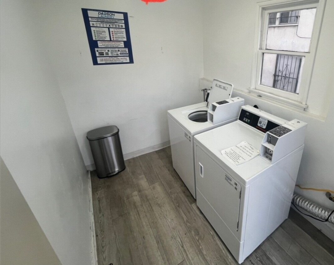 Foto del edificio - 7056 Lanewood Ave