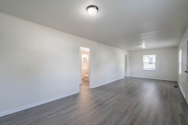 Foto del edificio - 3 Bed | 1 Bath | West Tulsa