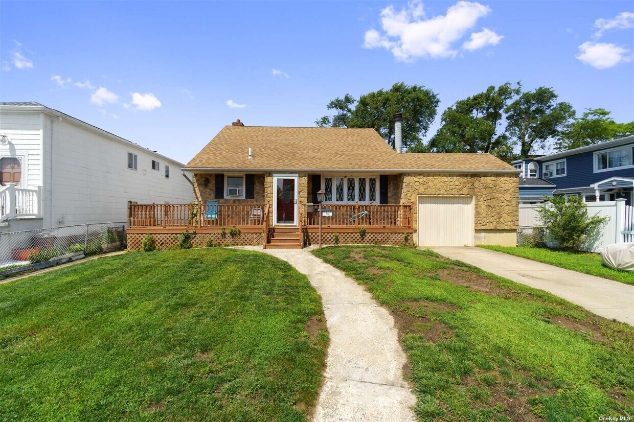 Primary Photo - 74 Parma Rd