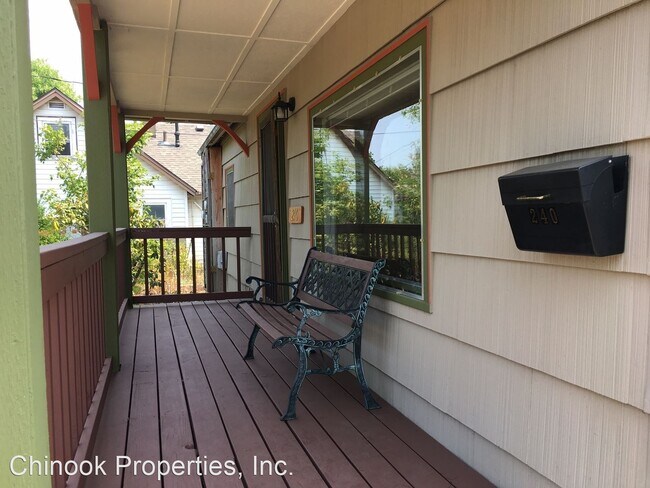 Building Photo - 4 br, 2 bath Apartment - 240 E 31st Ave