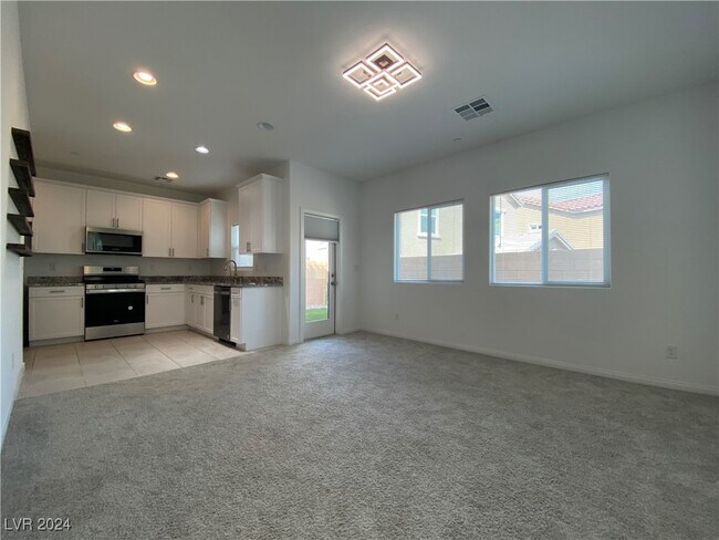 Building Photo - 412 Desert Cadence St