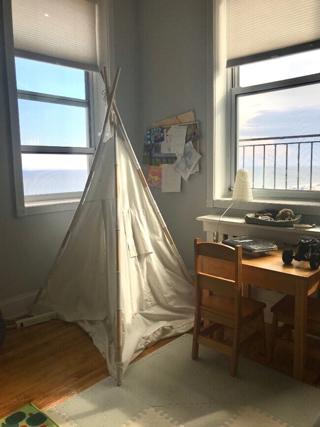 Building Photo - 100 Beach 120 BCH