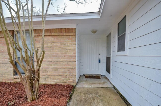 Building Photo - 15815 Boulder Oaks Dr