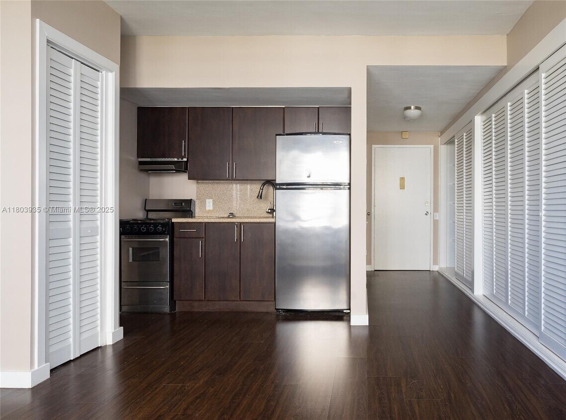 Foto principal - 1250 West Ave