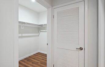 Interior Photo - The Baxter