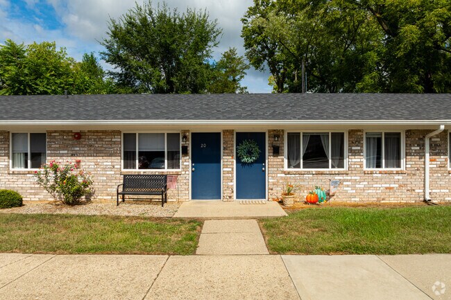 Building Photo - Hunter's Ridge