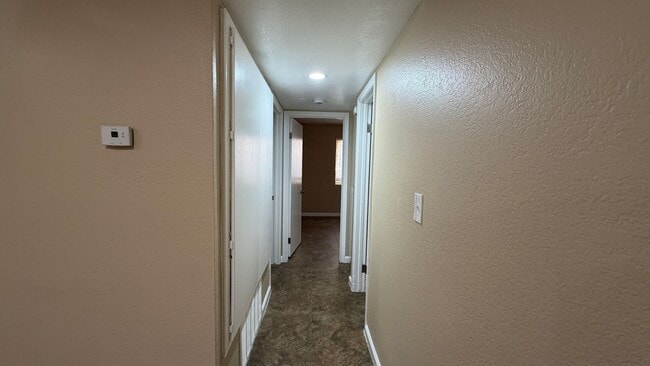 Building Photo - Two Bedroom One Bathroom Apartment in San Bernardino!