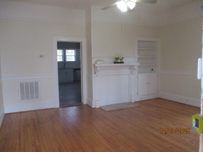 Foto del edificio - 406 S Rose Ave