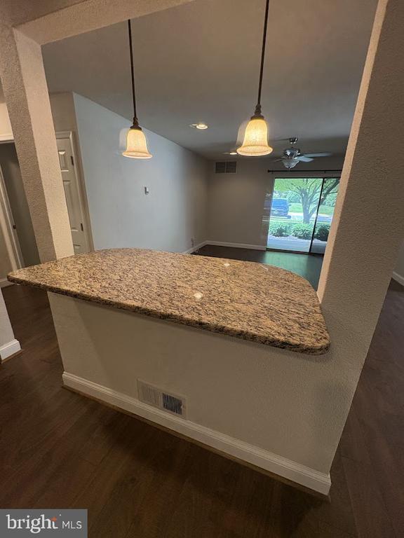 Foto del edificio - 1107 Raintree Ln