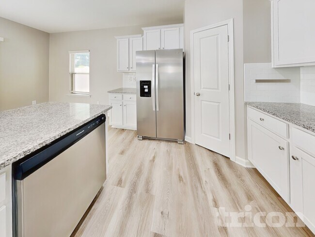 Foto del edificio - 138 Spring Knoll Dr