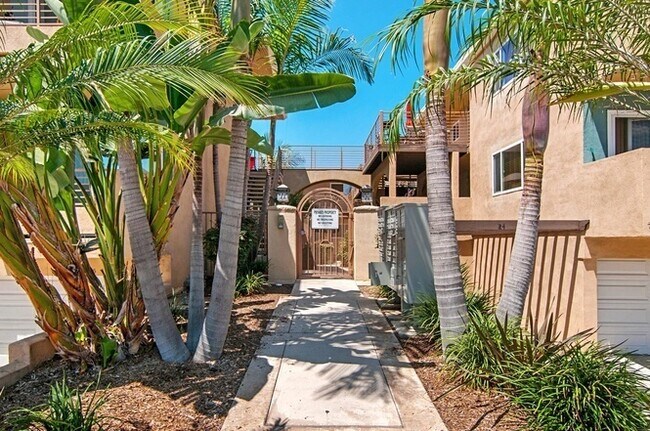 Foto del edificio - Charming Bay Park Condo For Rent!
