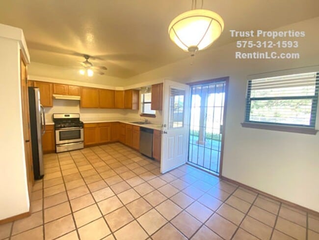 Foto del edificio - Spacious 4/3 off Elks Club