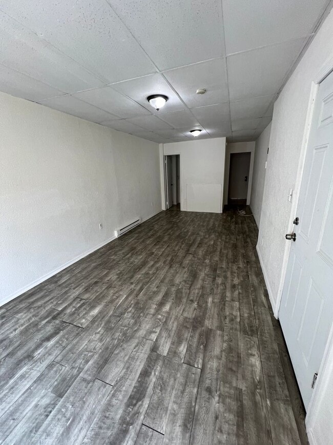 Building Photo - 543 N 7th St