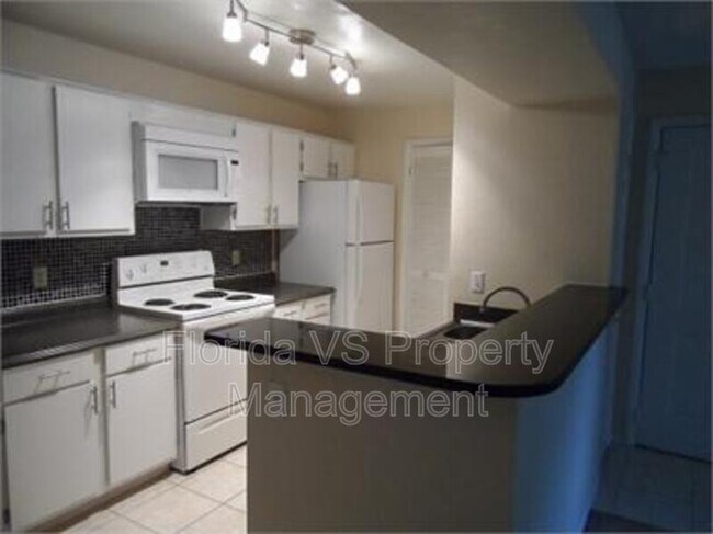 Building Photo - 4225 Thornbriar Ln