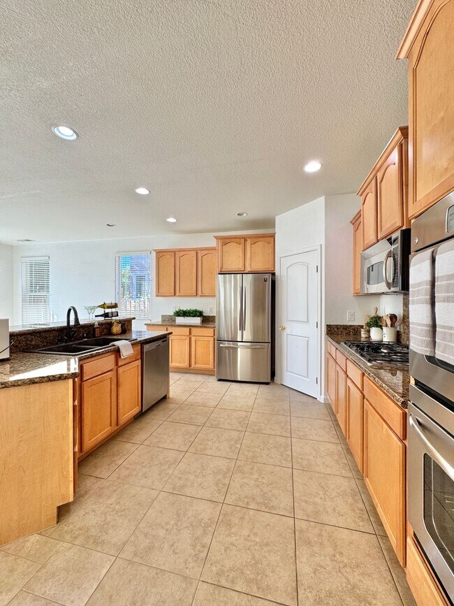Building Photo - Spacious 4 Bedroom Home in Sparks Near Wingfield