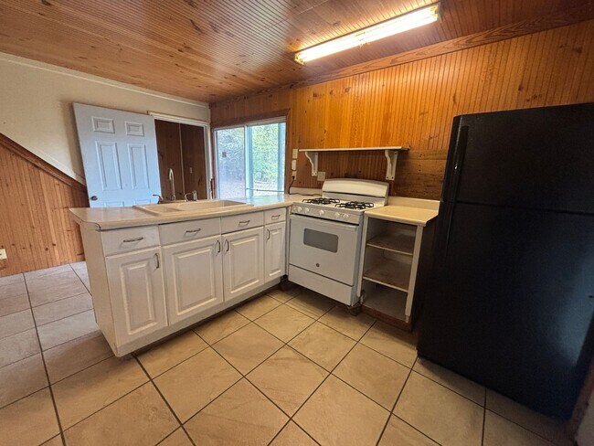 Foto del edificio - Near Cross Lake, Huge Lot