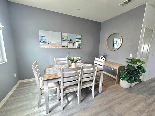 Foto del edificio - 518 Lark Wy
