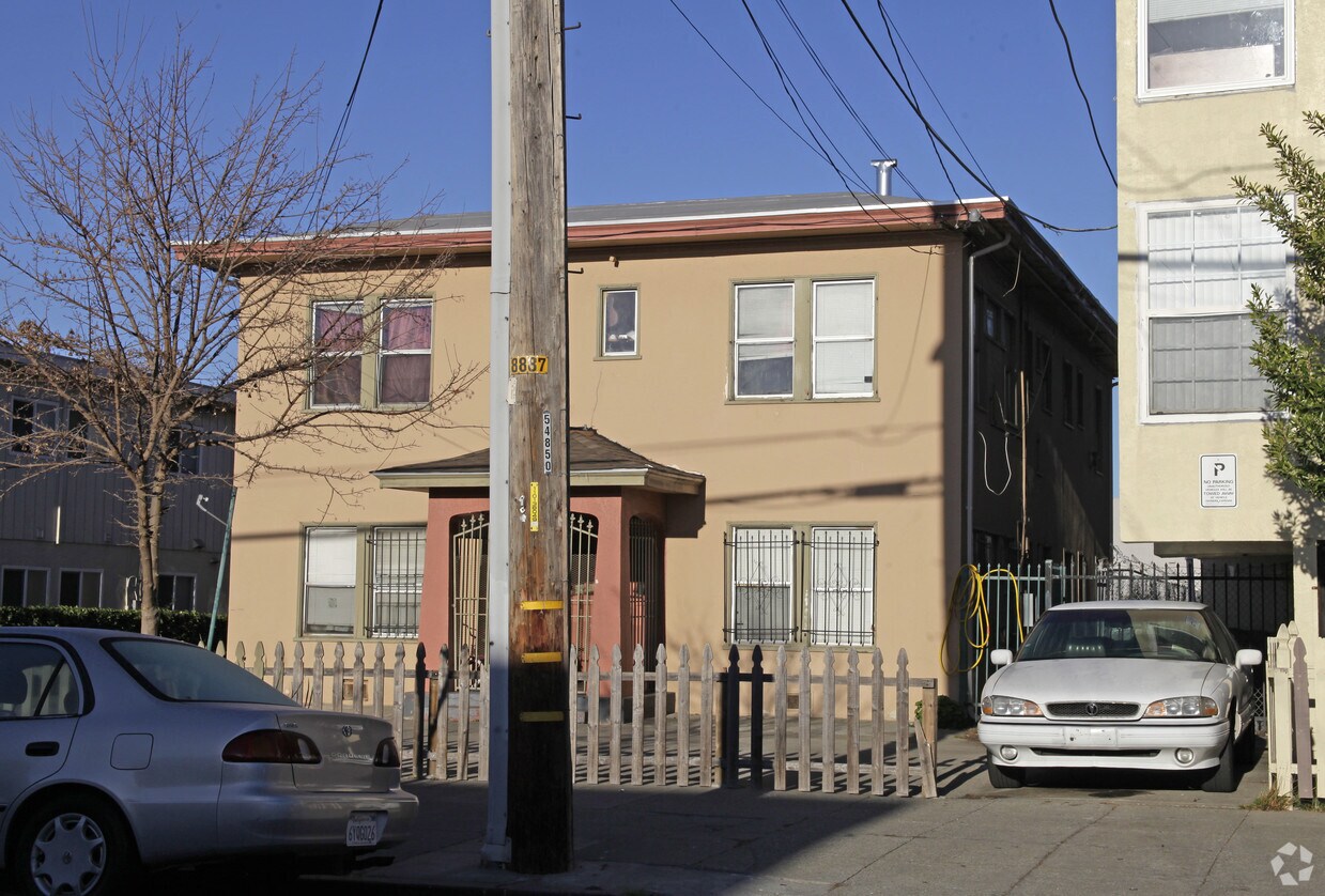 Building Photo - 1707 28th Ave