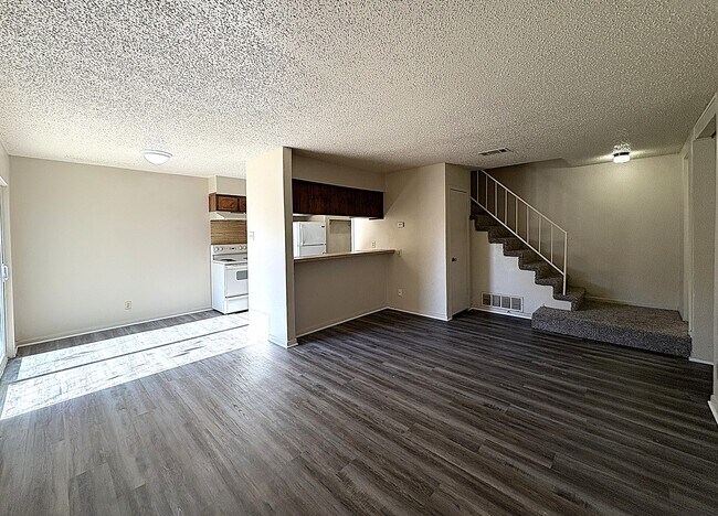 Foto del edificio - 1202 Covey Ln