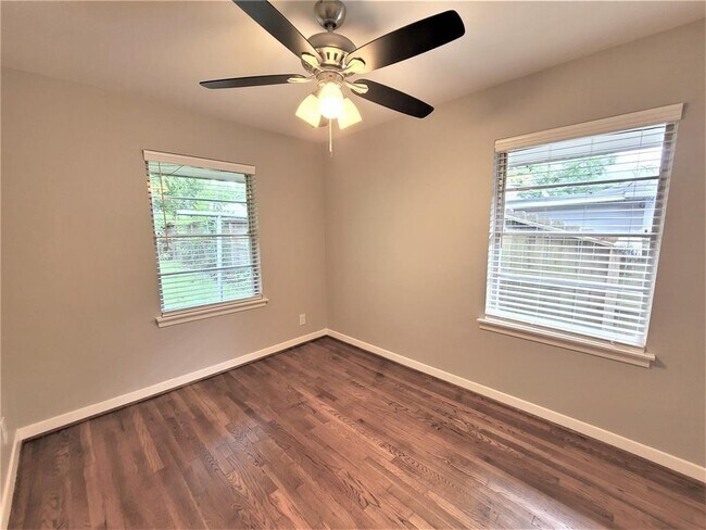 Building Photo - 4514 Libbey Dr