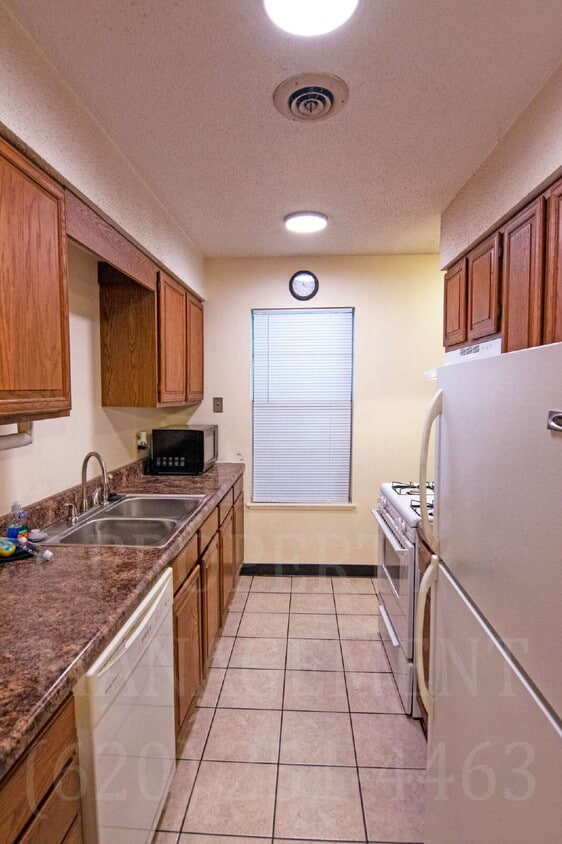 Primary Photo - 2 Bedroom 1 Bath Coffeyville Apartment.