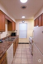 Building Photo - 701 Beech St