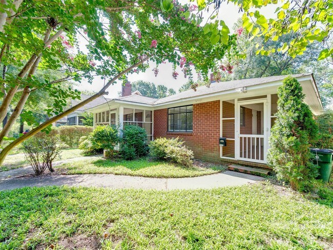 Foto del edificio - 1518 Mimosa Ave