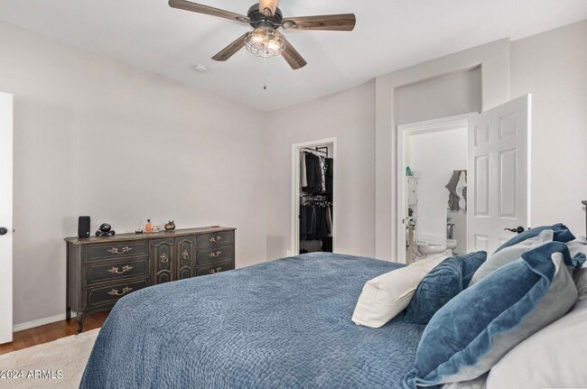 Foto del edificio - 697 W Oak Tree Ln