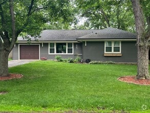 Building Photo - 22W441 Arbor Ln