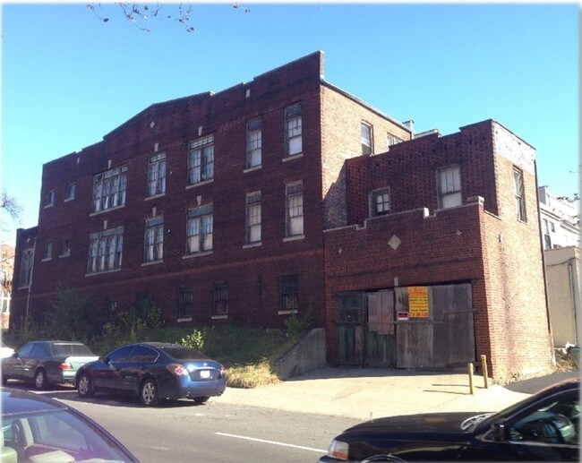 Foto principal - 502 Montgomery St