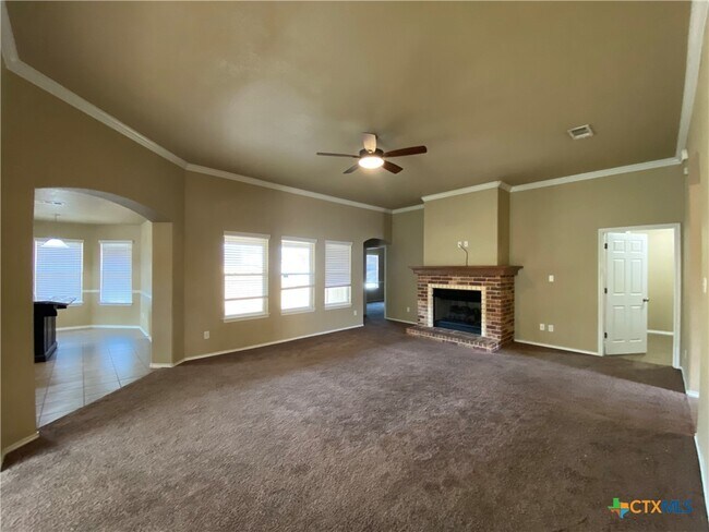 Building Photo - 2101 Golden Eagle Dr