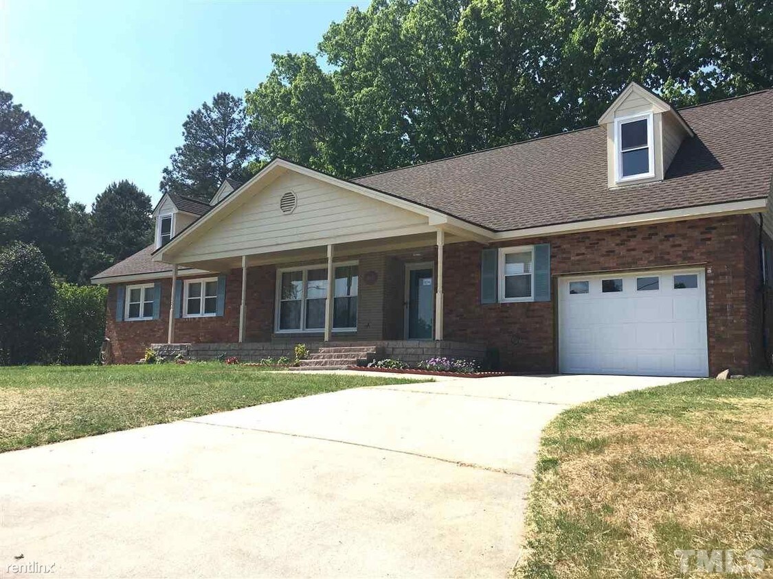 Primary Photo - 1103 Evans Rd