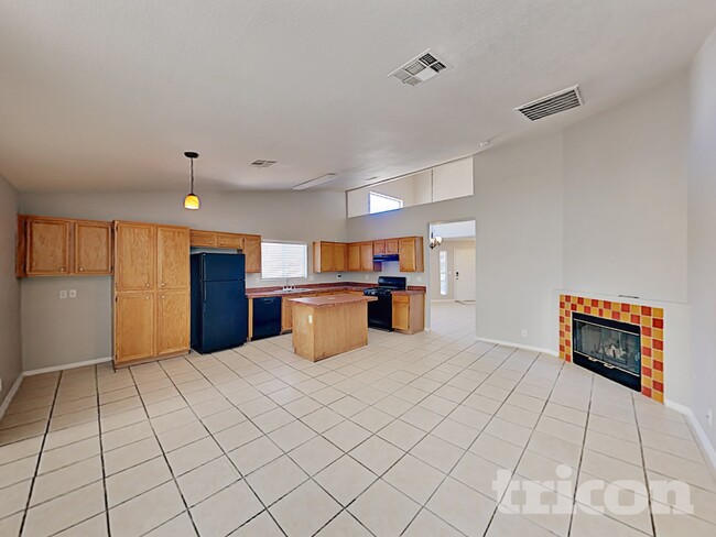 Building Photo - 6619 Clover Wood Ln