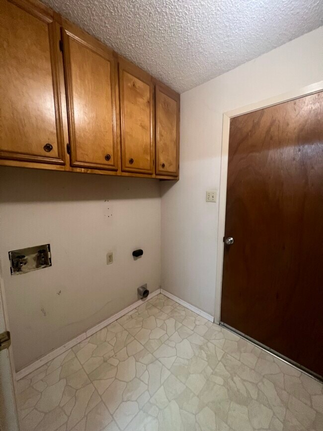 Foto del edificio - 1364 N Dale Ave