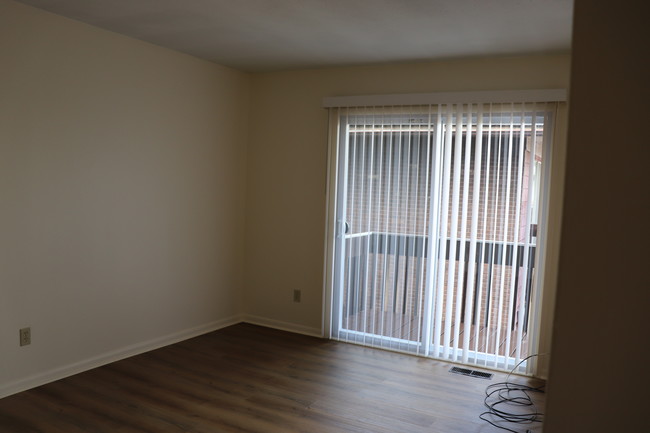 Foto del edificio - 2550 Chamberlain Rd