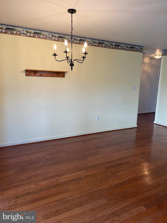 Foto del edificio - 7500 Main St