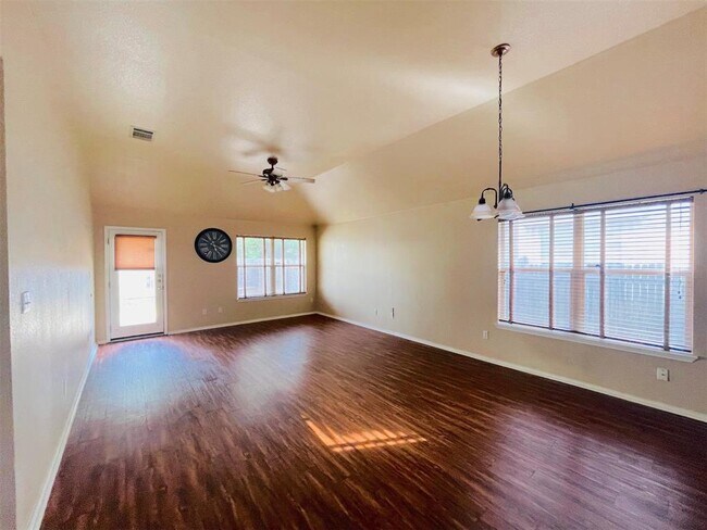 Foto del edificio - 1206 Brighton Bend Ln