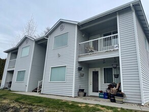 Building Photo - 595 Eastmont Ave